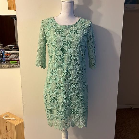 Emmelee for F.C. Dresses & Skirts - Emmelee Mint Mini Dress with Lace Overlay.  Size  Medium